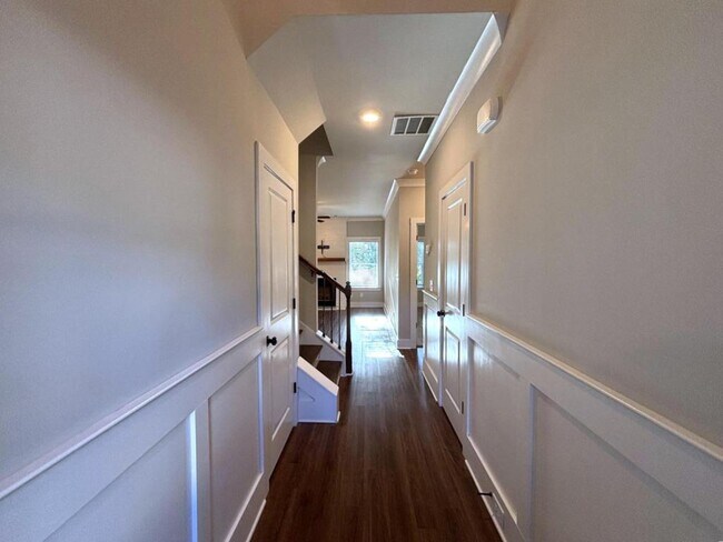 Photo - 173 Russell Way