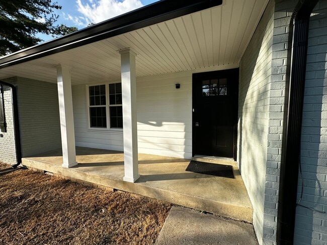 Photo - Fully Renovated in the Heart of Hendersonv...