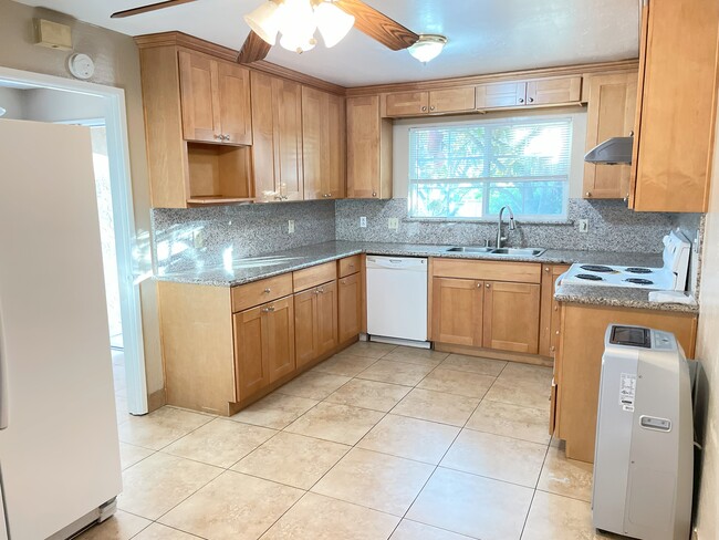 Photo - 43120 Starr St Unit 1