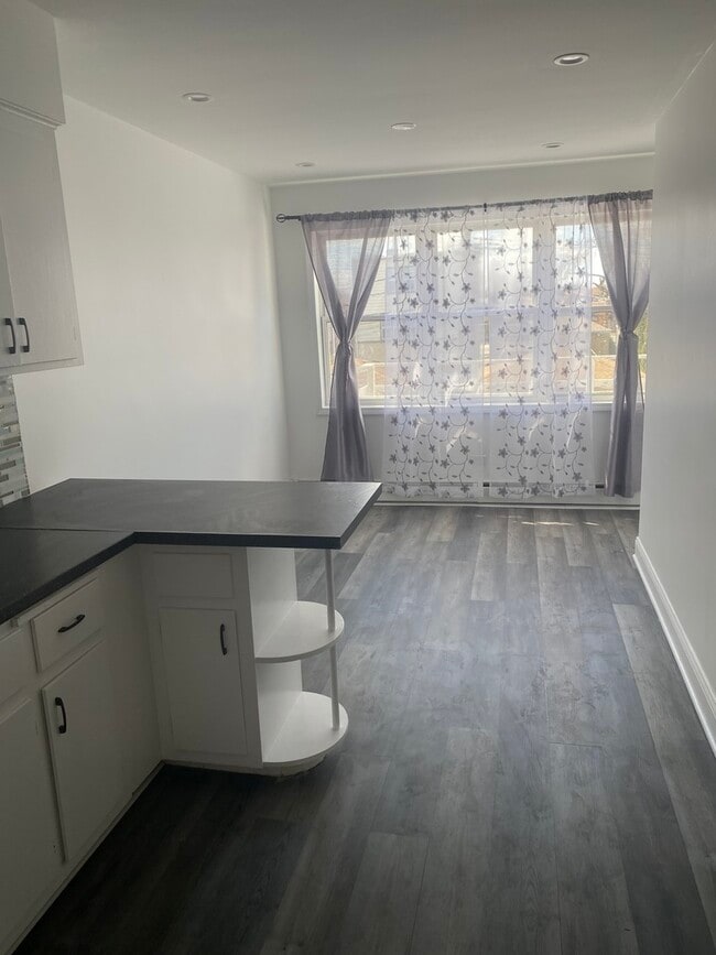 Photo - 5530 N Mango Ave