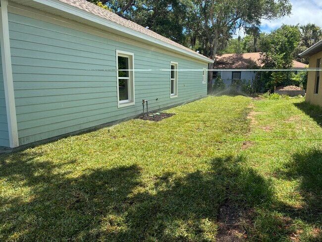 Photo - 554 Ronnoc Ln