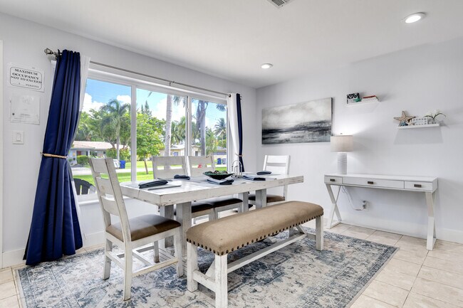 Photo - 242 SW 9th St