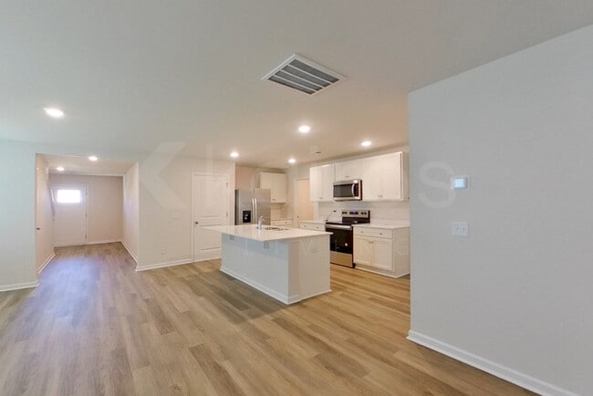 106 Overstreet Way