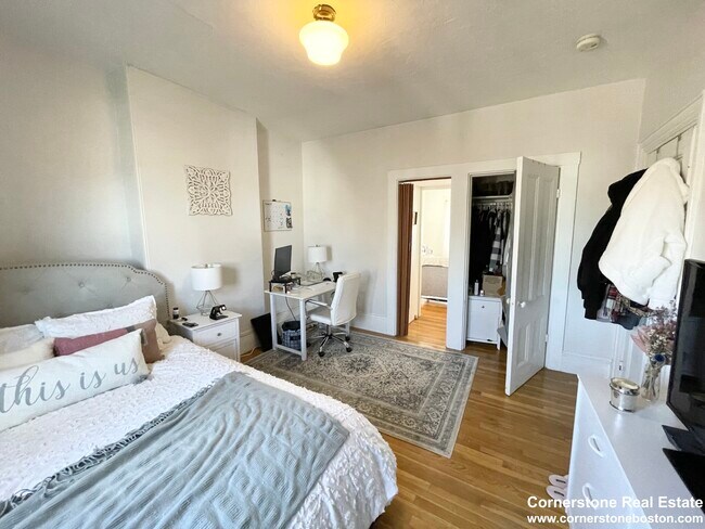 Photo - 748 E 4th St Unidad 3