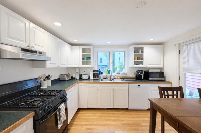 Photo - 20 Watson St Unit 1