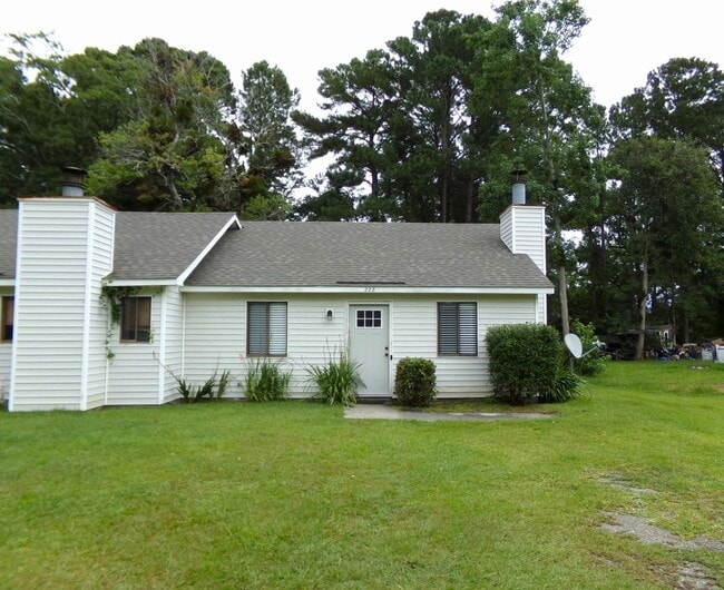 Building Photo - 208 Cedar Ridge Ct