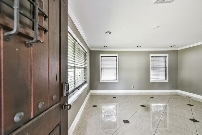 Photo - 6833 Concho St