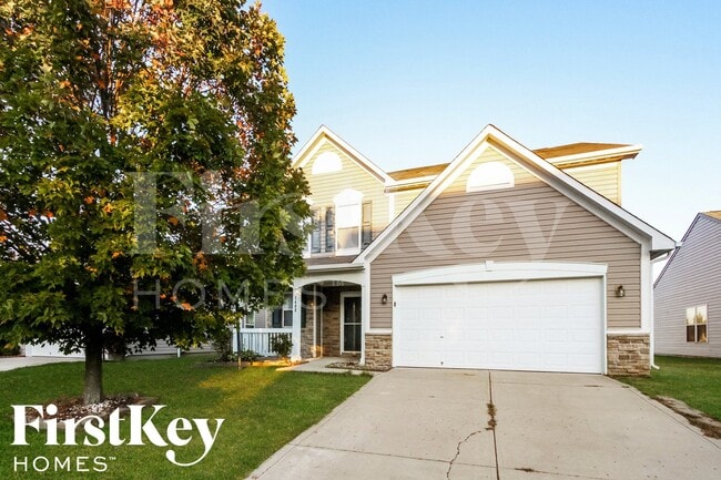 Building Photo - 1403 Round Lake Rd