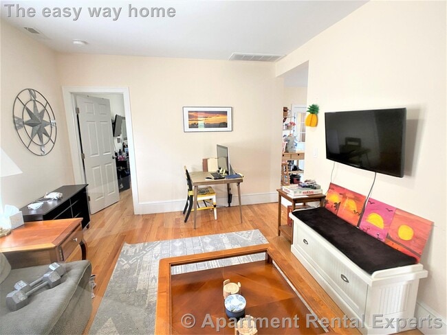 Photo - 24 Willard Ave Unidad #3