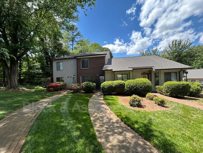 Photo - 185 Forest View Dr