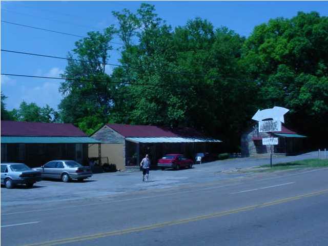 Fotografía del edificio - 2501 & 2531 Cummings Hwy