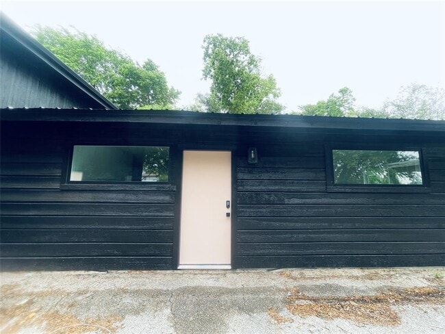 Building Photo - 7107 Guadalupe St Unit C