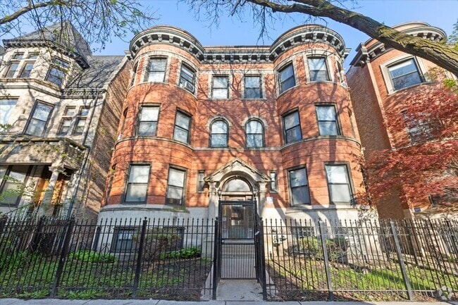 Building Photo - 5018 S Blackstone Ave Rental