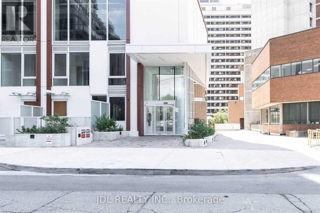 Photo - 33 Helendale Ave Unité 812