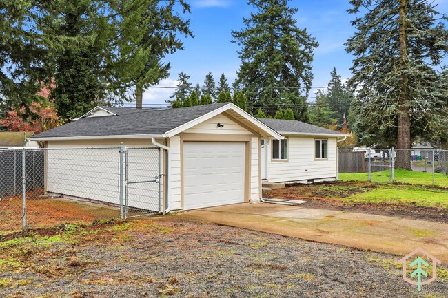 Photo - 2004 SE 143rd Ave