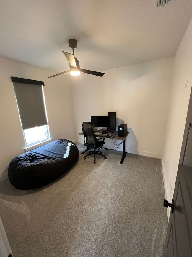 Photo - 4 Bedroom 3 bath in Escondido Ranch!