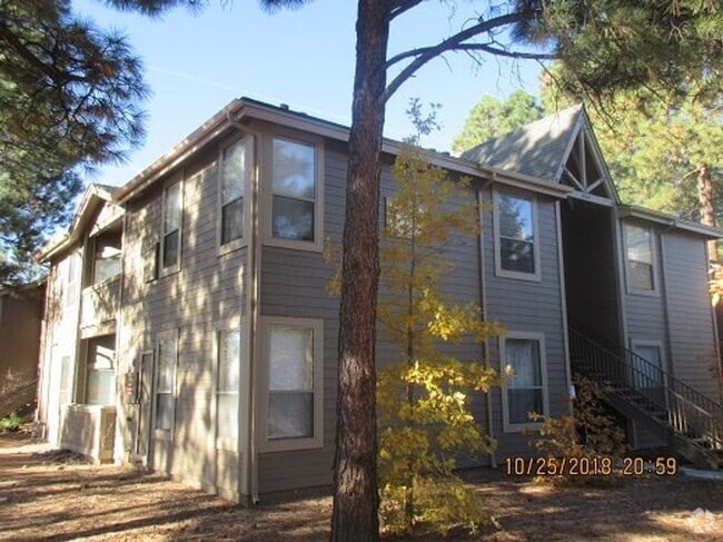 Building Photo - COMING SOON! 2-Bedroom, 2-Bathroom Summit ... Unit 201 Rental