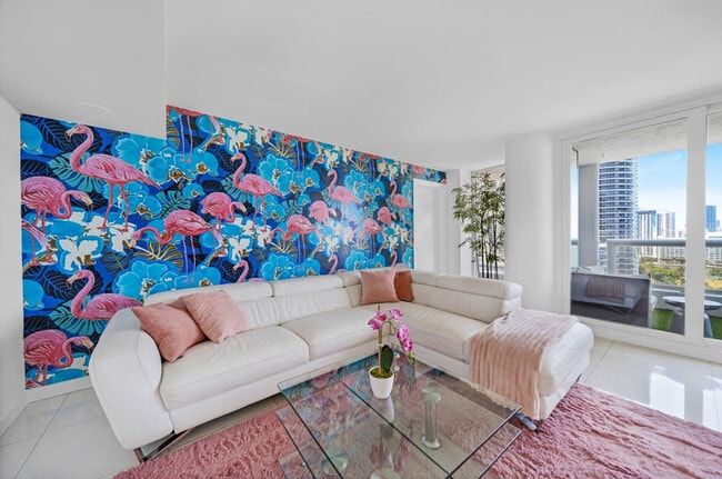 Building Photo - 1717 N Bayshore Dr Rental
