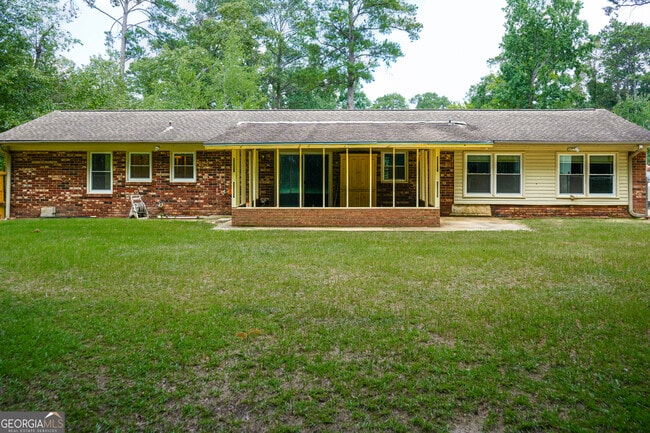 Photo - 307 Pinewood Dr