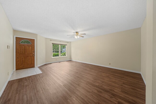 Photo - 4527 Stradford Pl
