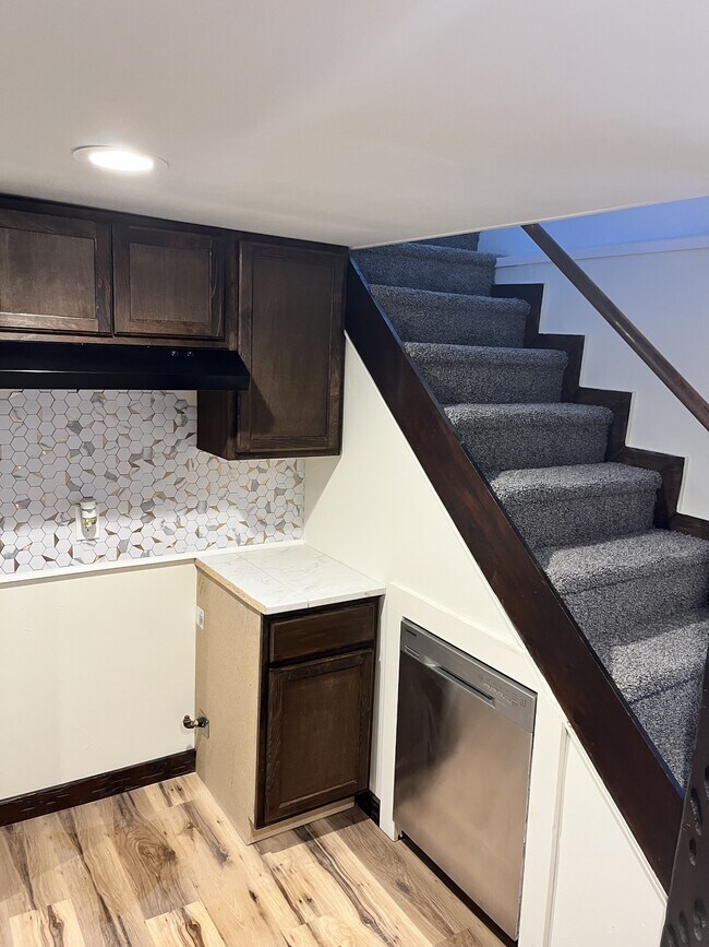 Photo - 190 Davenport St