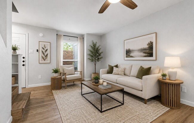 Building Photo - 2110 Wilcrest Dr Unit 105
