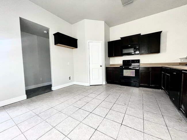 Photo - 5515 110th St