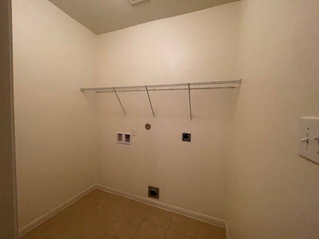 Photo - 8739 Leclaire Meadow Dr