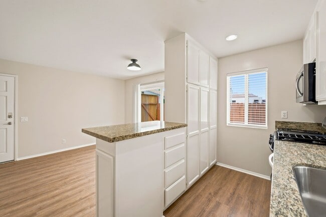 Photo - 225 20th St Unit 225 1/2