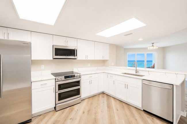 Photo - Elegance and Beachfront Living Unit 1904