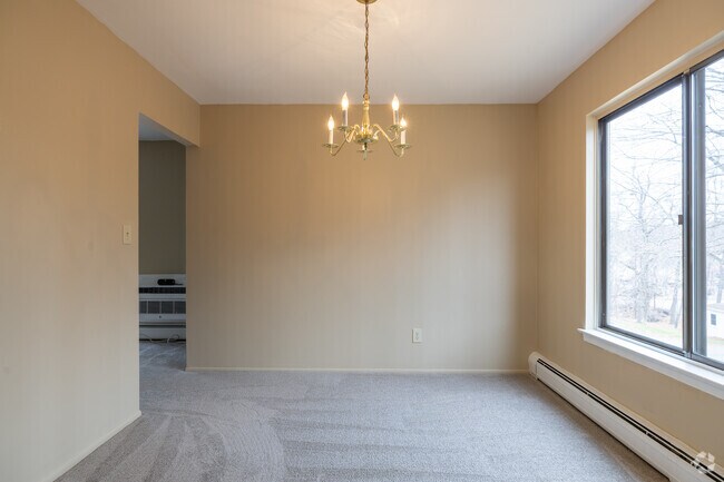 2BR, 2BA - 1,200SF - Dining Room