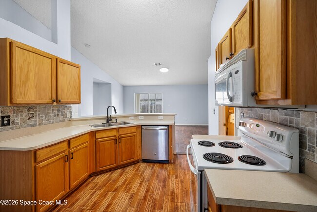 Photo - 1454 Graves St SE