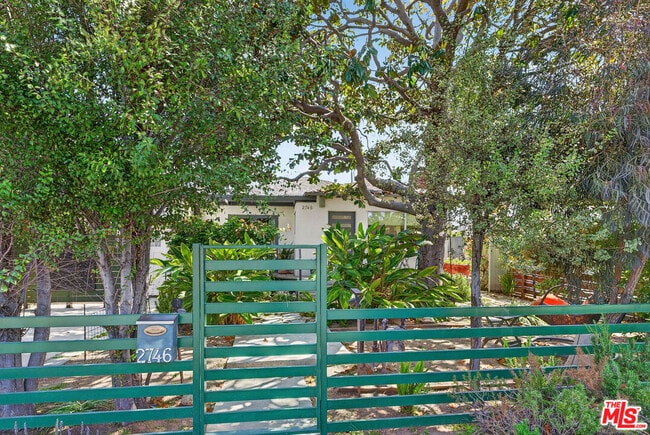 Photo - 2746 Stoner Ave