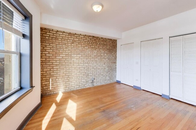 Photo - 5253 N Rockwell St Unit 3