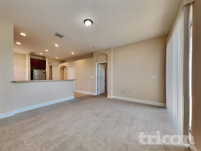 Photo - 922 Larwood Pine Dr