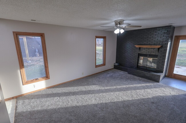 Building Photo - 5500 S 31st St