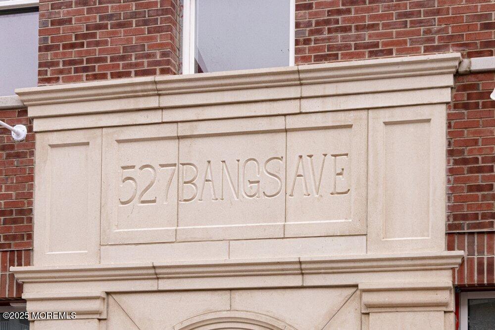 Photo - 527 Bangs Ave Unidad 302