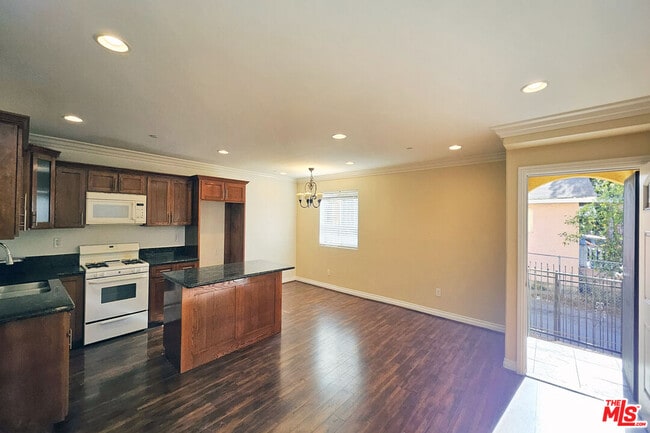 Photo - 1432 1/2 Ricardo St