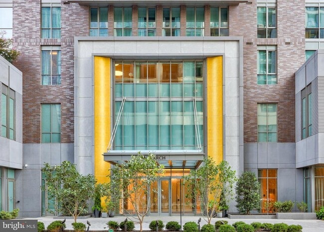 Building Photo - 7887 Jones Branch Dr Unit 1802