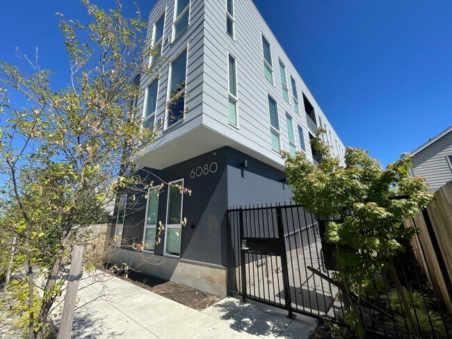 Photo - 2Bd/1Ba Condo in the SE Lents Neighborhood ~ Washer/Dryer in Unit, Stainless Steel Appliances, Qu... Unit 302A