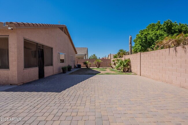 Photo - 11820 W Cambridge Ave