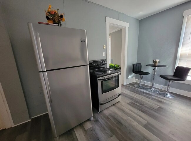 Photo - 35 Burlington Ave