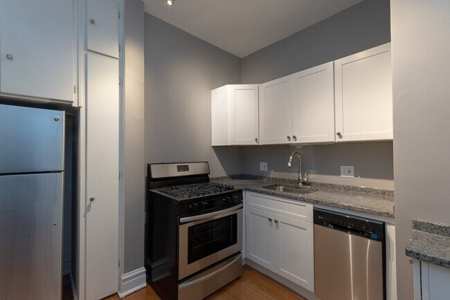 Photo - 445 W Melrose St Unit A4