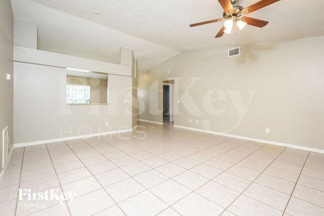 Photo - 6363 Brack St