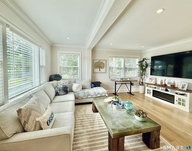 Photo - 225 Hoyt St