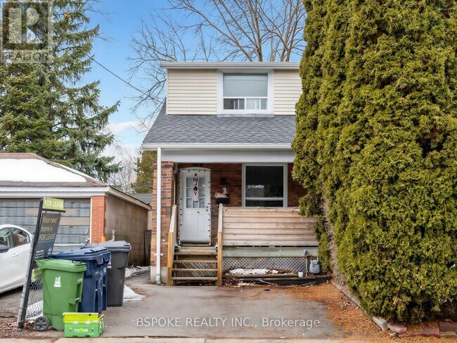 Photo - 142 Silverthorn Ave