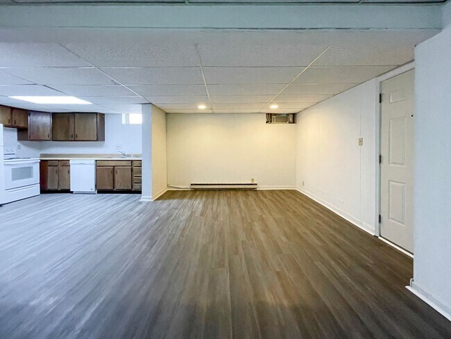 Photo - Preleasing for August 2026! 3 Bedroom Apar... Unit 09