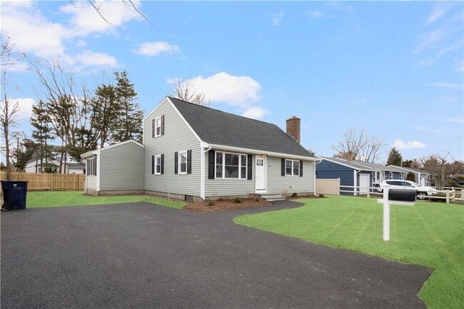 Photo - 137 Bayview Ave