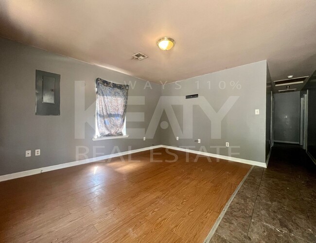 Photo - 3 bed, 2 bath home in Lafayette!