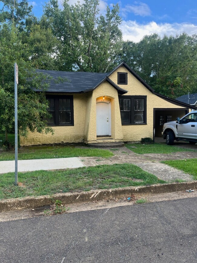 Photo - 815 W New York Ave House